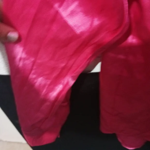 Women  hot pink silk collared buttoned long sleeve shirt - Picture 6 of 9